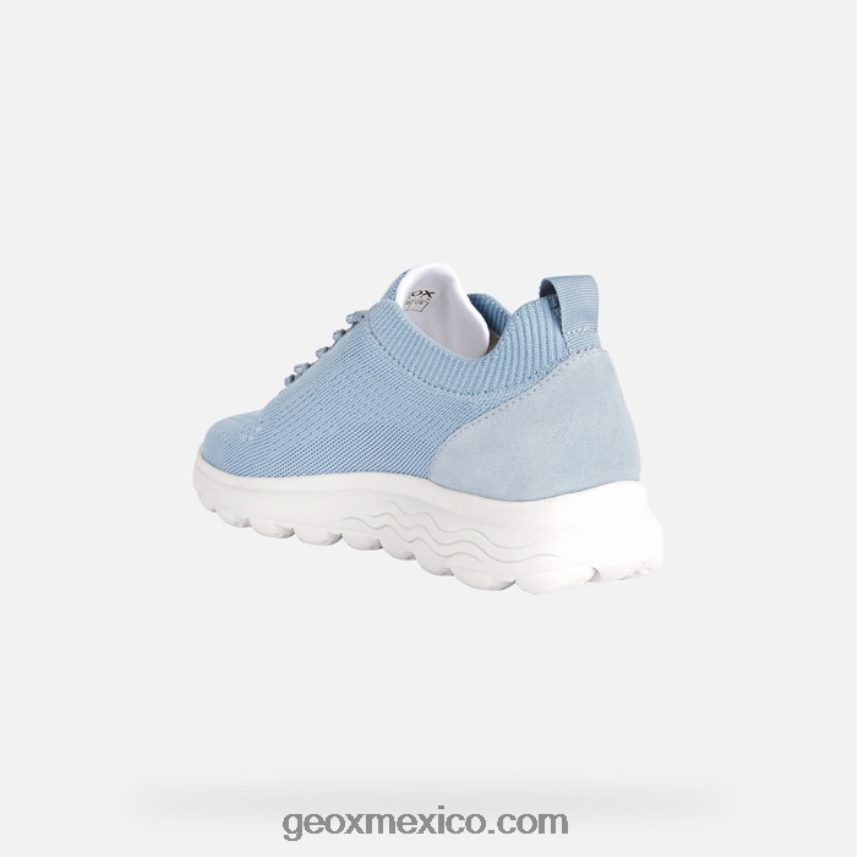 mujer esferica cielo claro Geox L846PZ66