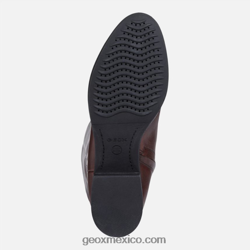 mujer feliz marrón Geox L846PZ75